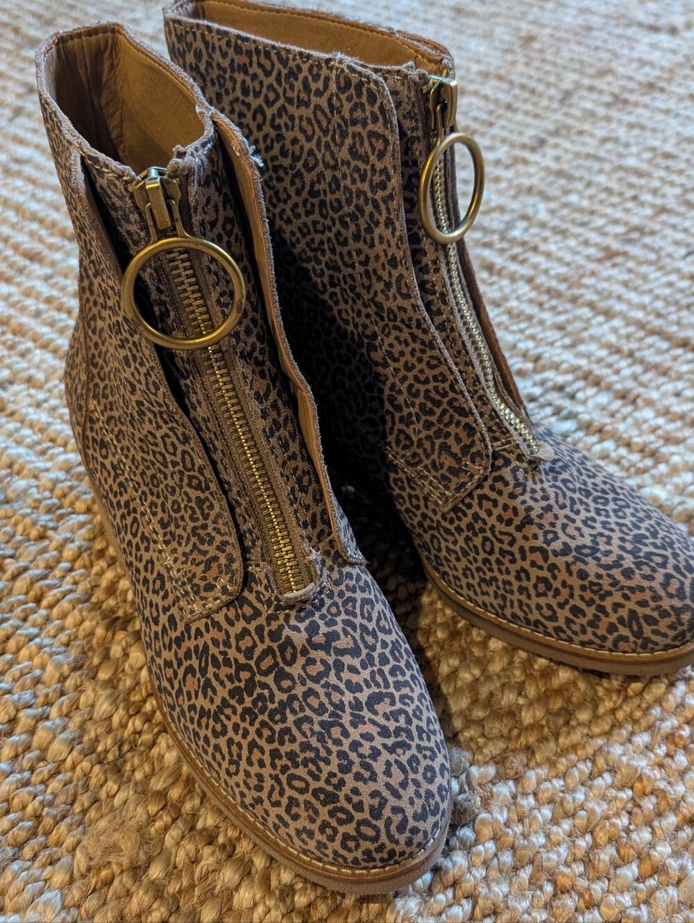 Lucky Brand Leopard Print Front-Zip Ankle Boots Size 7